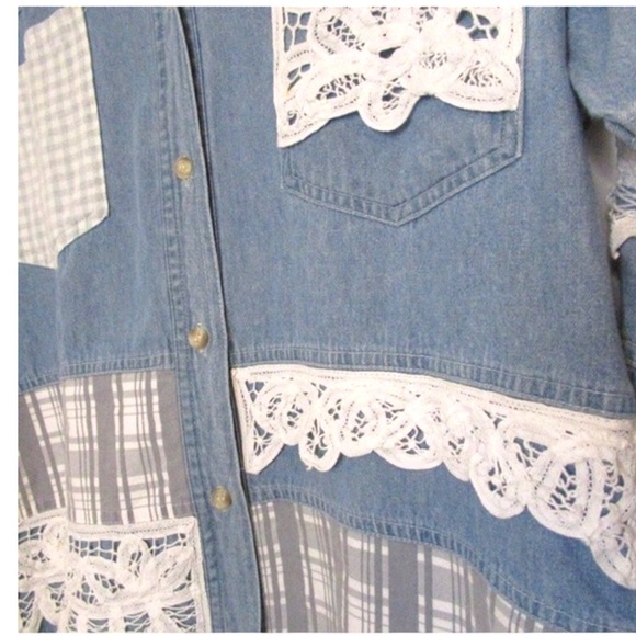 C Junction Blue Denim And Lace Vintage Button Down Shirt - Picture 4 of 6